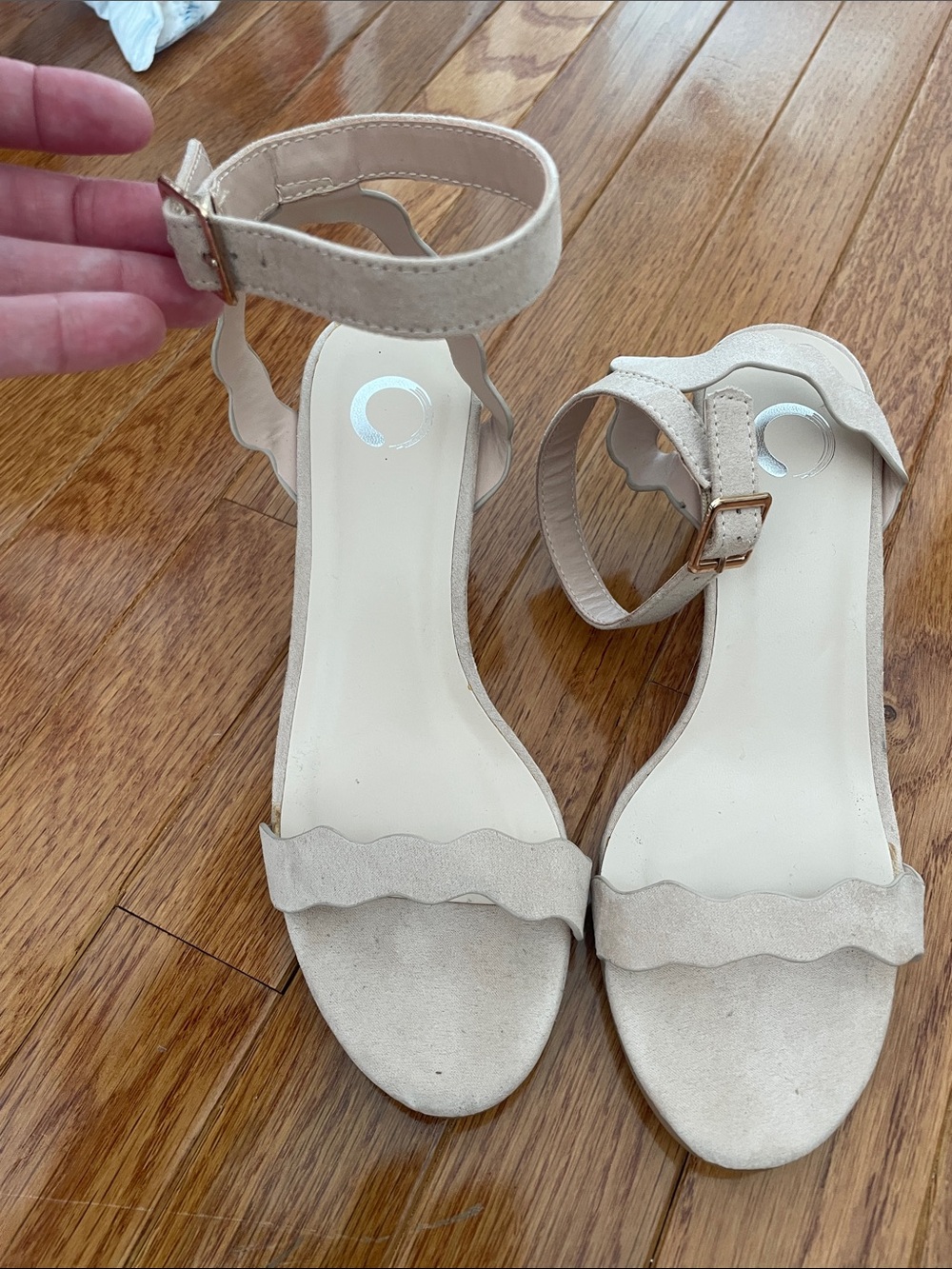 Ankle‑Buckle Scalloped Strap Sandals in Cream